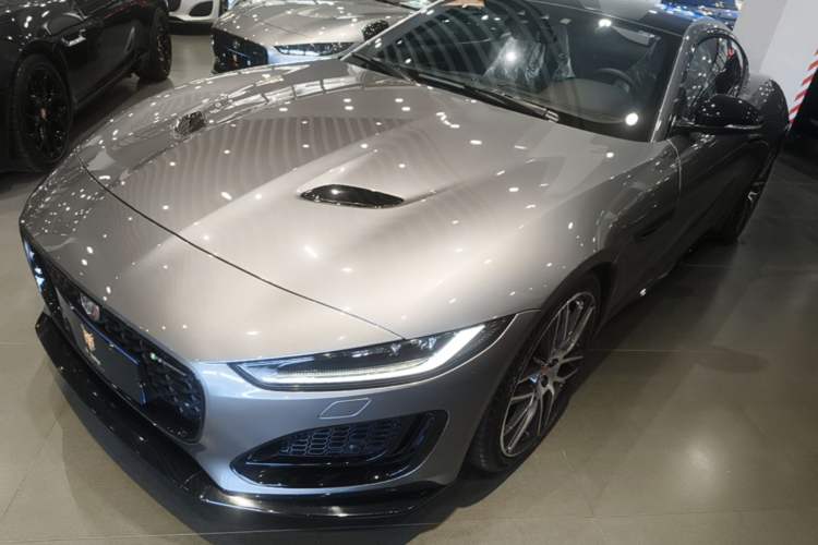 Jaguar F-TYPE 2021 — фото 1