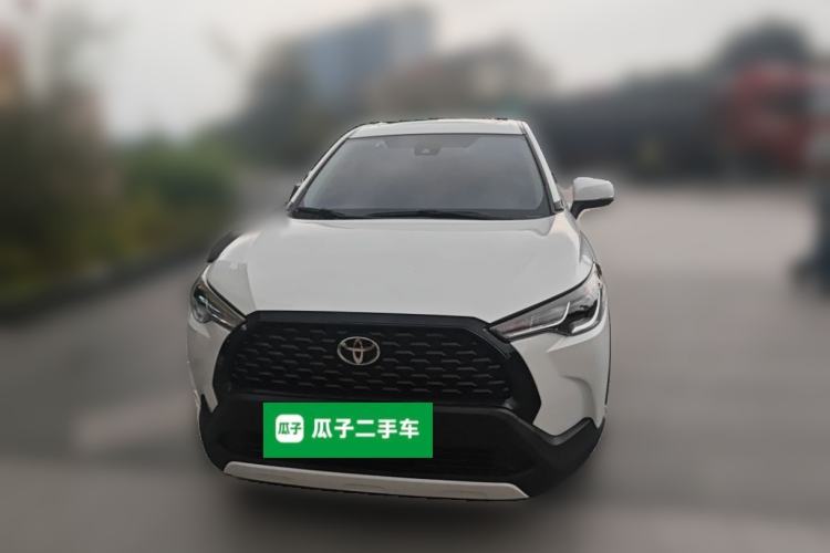 Toyota Corolla Cross 2023 — фото 2