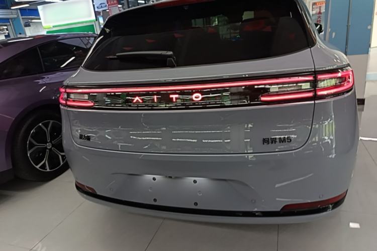 AITO M5 2025 — 5