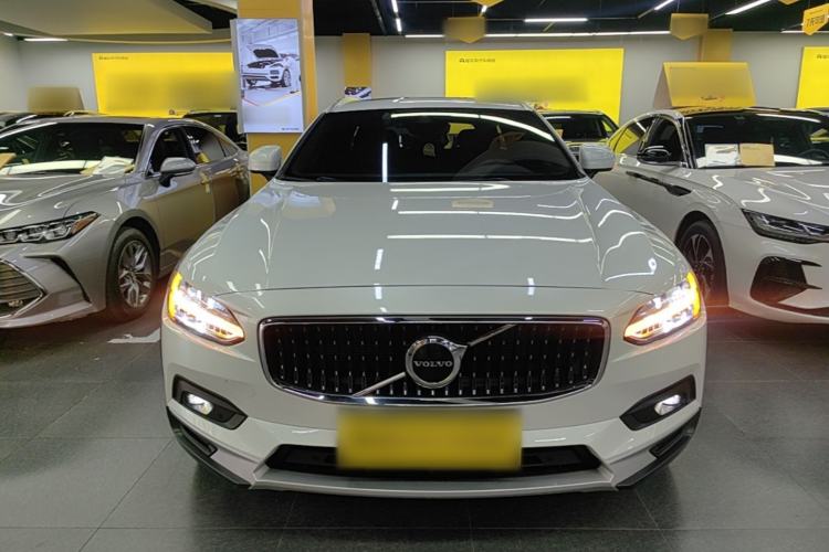 Volvo V90 2021 — 2