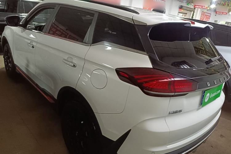 Geely Emgrand X7 2022 — 4