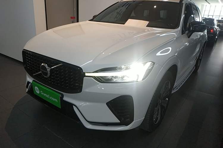 Volvo xc60 2024 — фото 1