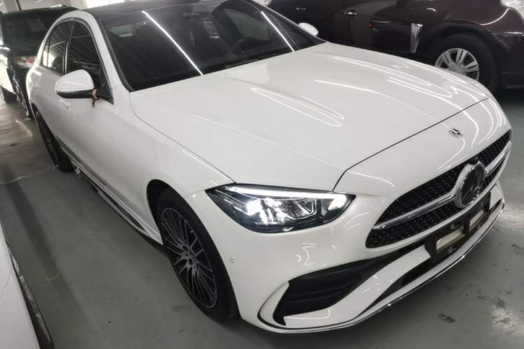 Mercedes-Benz C 260 L 2024 — 3