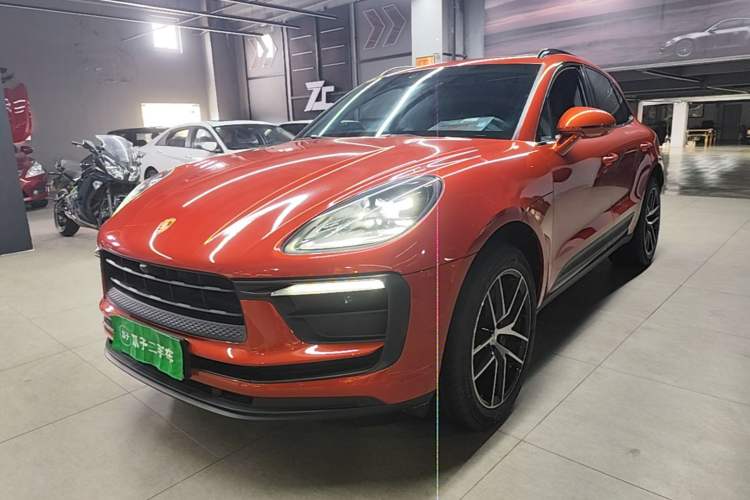Porsche Macan 2022 — фото 1