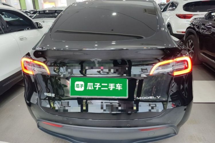 Tesla Model Y 2023 — 5
