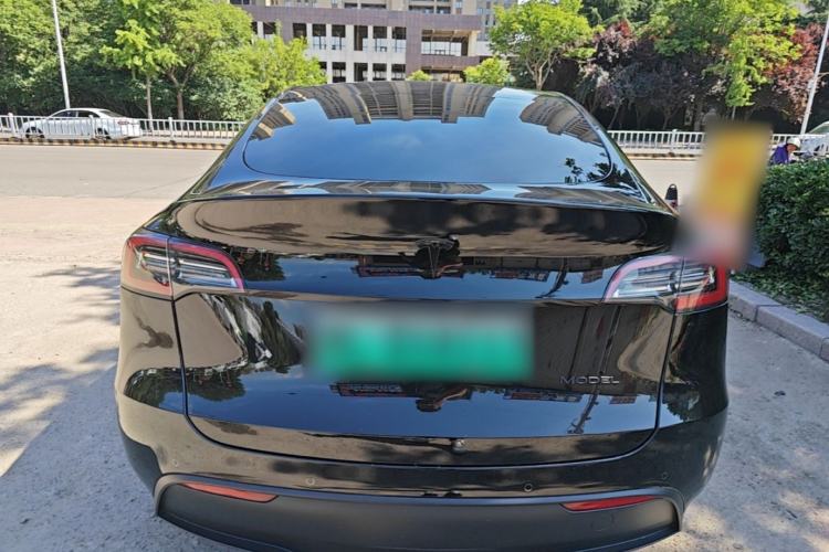 Tesla Model Y 2021 — 5