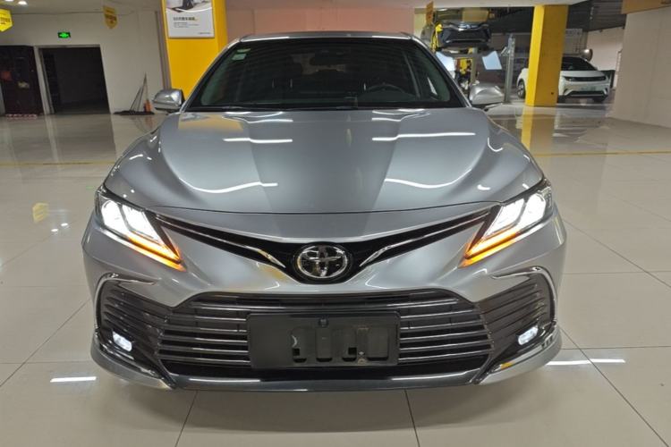 Toyota Camry 2021 — 2