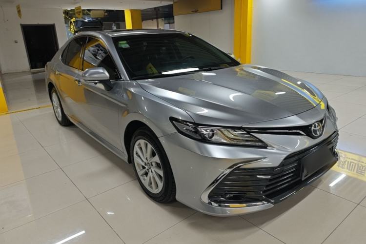 Toyota Camry 2021 — 3