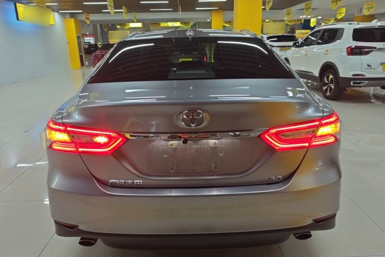Toyota Camry 2021 — 5
