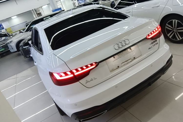 Audi A4 2023 — 4