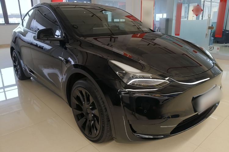 Tesla Model Y 2022 — 3