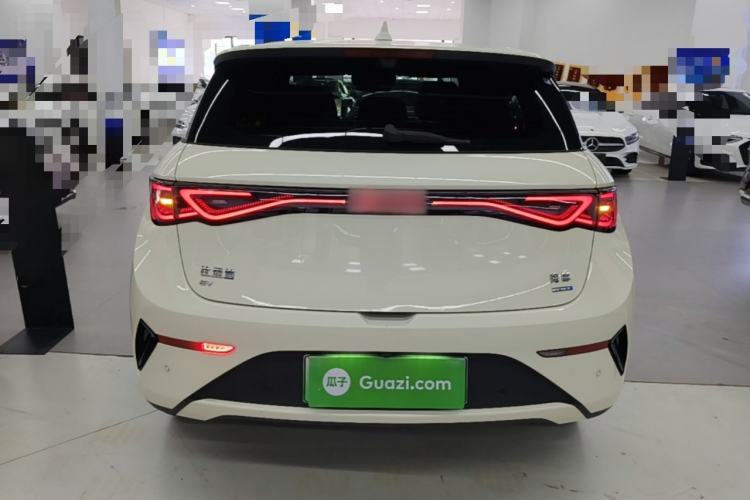 BYD Dolphin 2025 — 5
