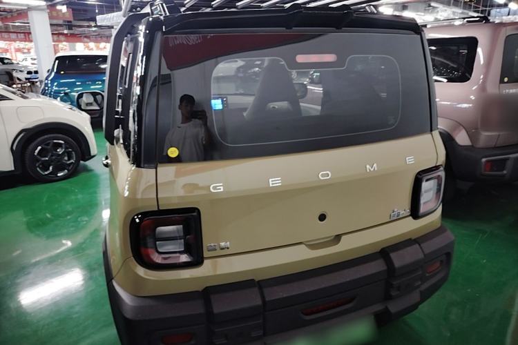 Geely Panda 2025 — 5