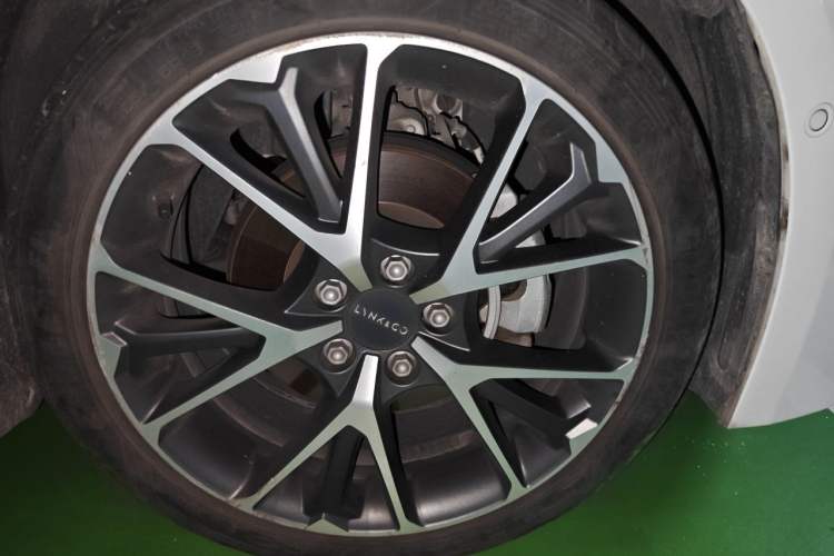 Lynk & Co 03 2022 — 2