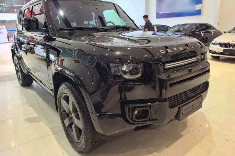 Land Rover Defender 110 2025 — 2