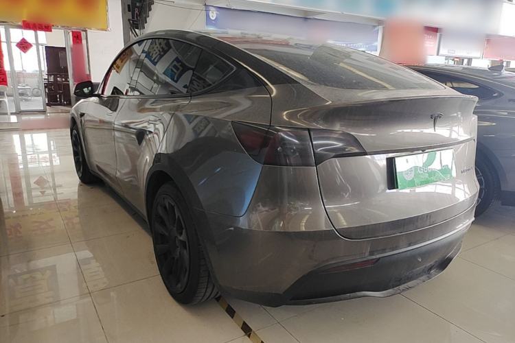 Tesla Model Y 2022 — 4