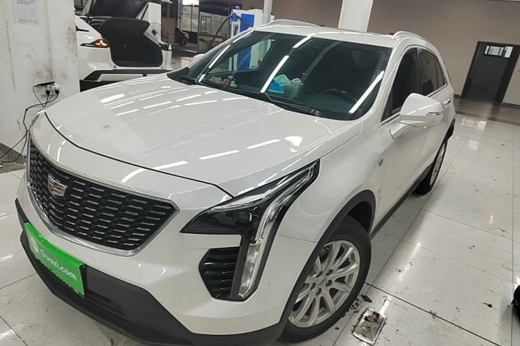 Cadillac XT4 2021 — фото 1