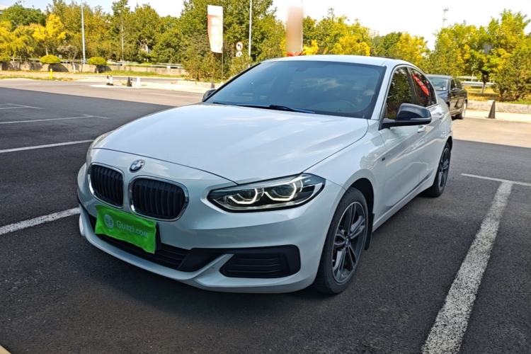 BMW 120i 2020 — фото 1