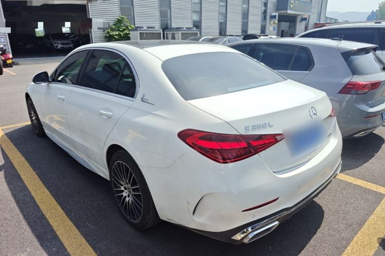 Mercedes-Benz C 260 L 2024 — 4