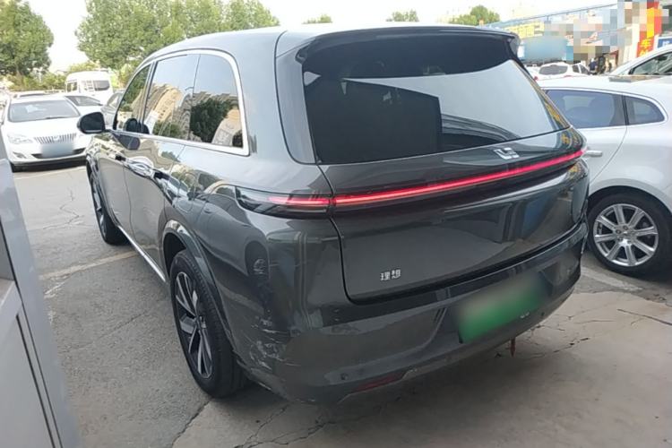 Li Auto L8 2023 — 4