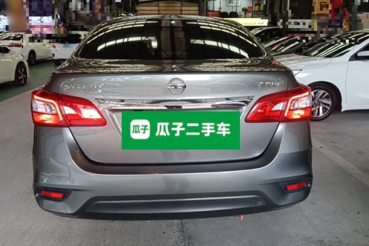 Nissan Sentra 2022 — 5