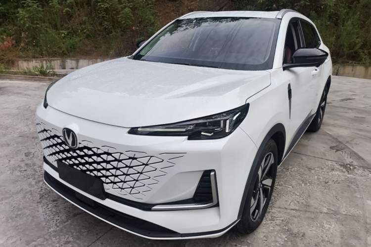 ChangAn CS55 Plus 2024 — фото 1