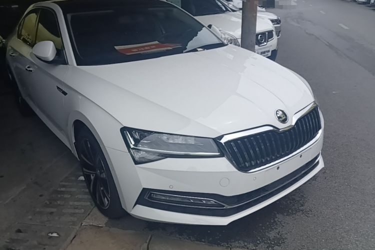 Skoda Superb 2021 — 3