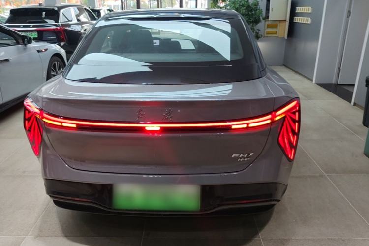 Hongqi EH7 2024 — 5