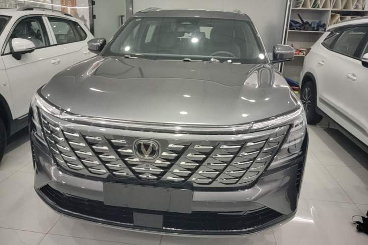 ChangAn CS75 PLUS 2025 — фото 2