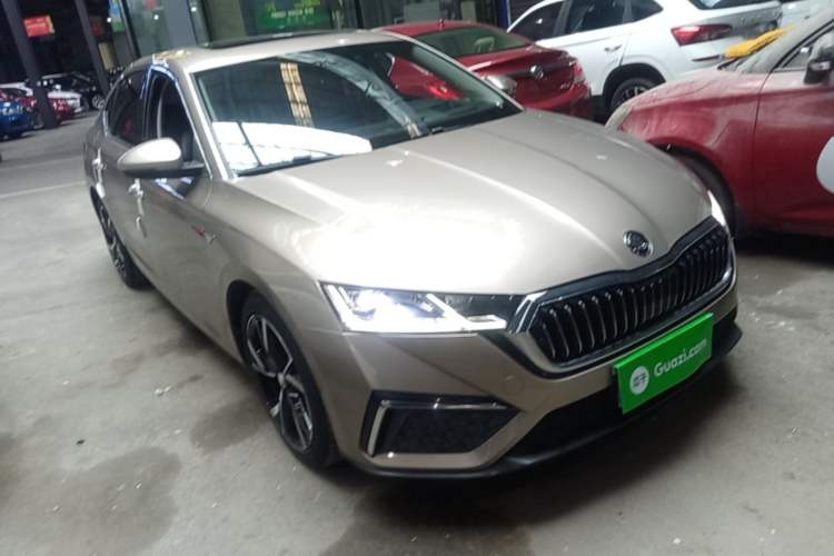 Skoda Octavia 2022 — фото 3