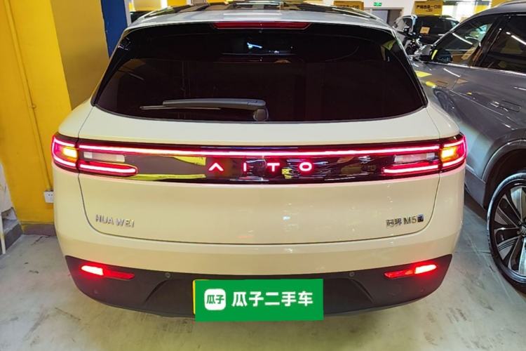 AITO M5 2022 — 5