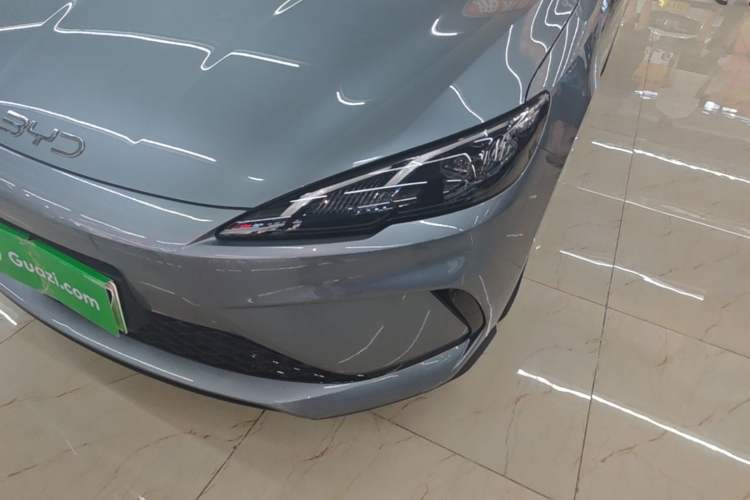 BYD Seal 05 DM-i 2025 — фото 4