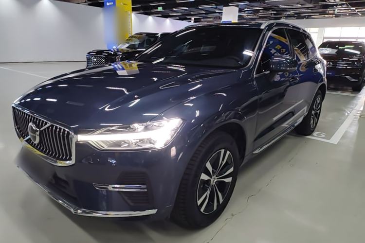 Volvo XC60 2024 — фото 1