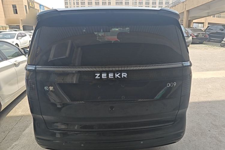 Zeekr 009 2024 — 5