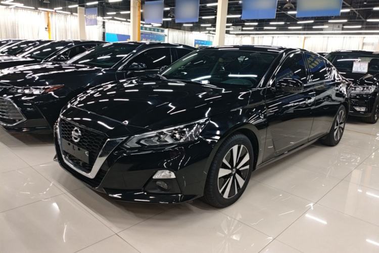 Nissan Altima 2021 — фото 1