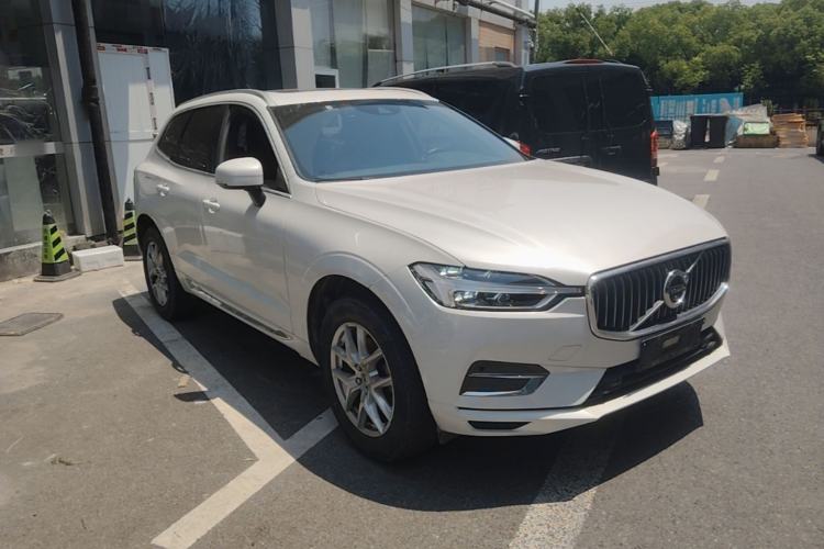 Volvo XC60 2021 — 3