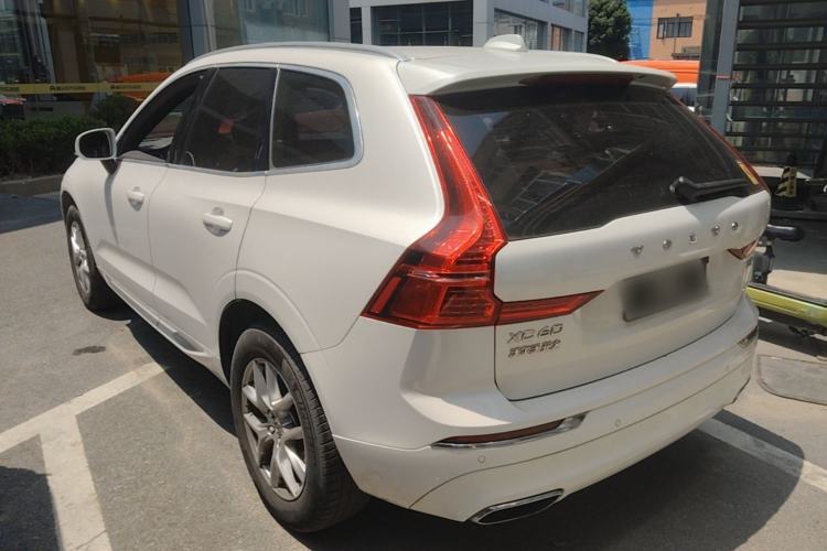 Volvo XC60 2021 — 4