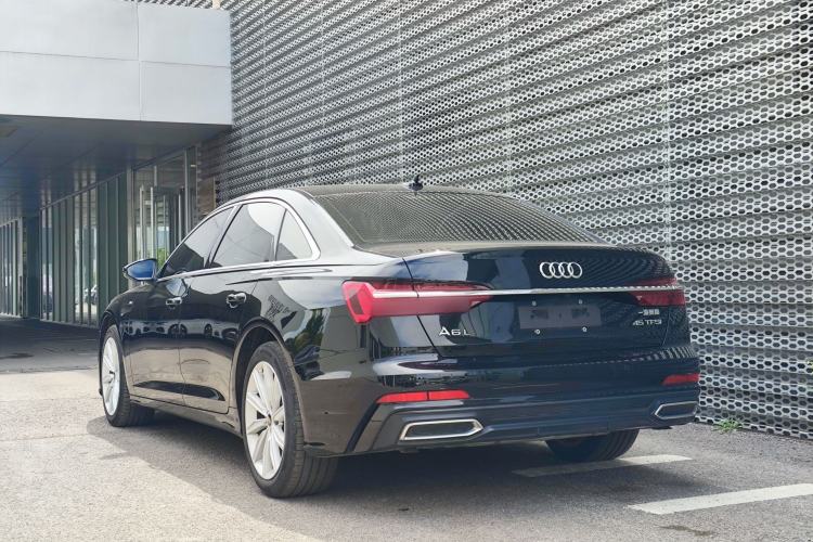 Audi A6L 2022 — 4