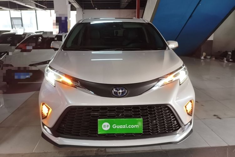 Toyota Granvia 2023 — 2