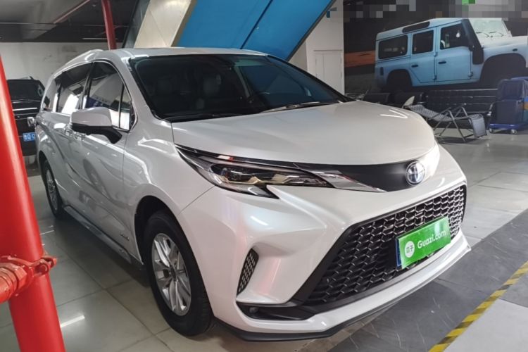 Toyota Granvia 2023 — 3