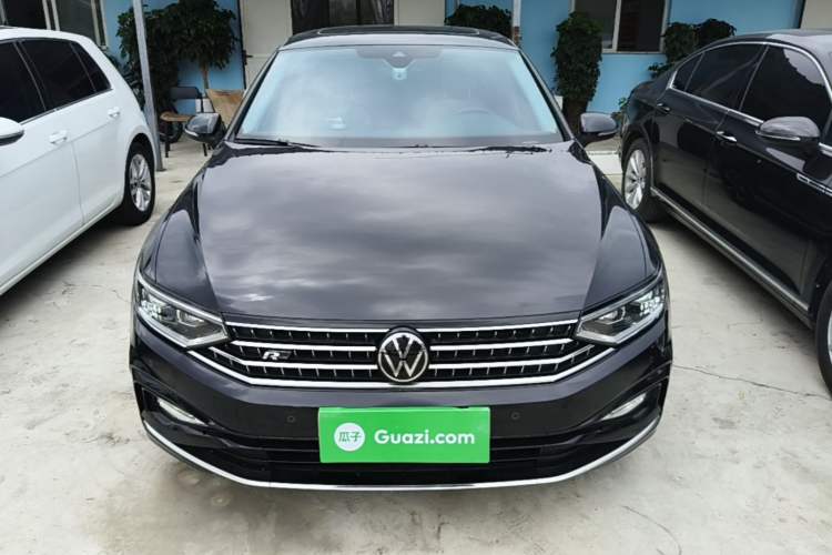 Volkswagen Magotan 2023 — 2