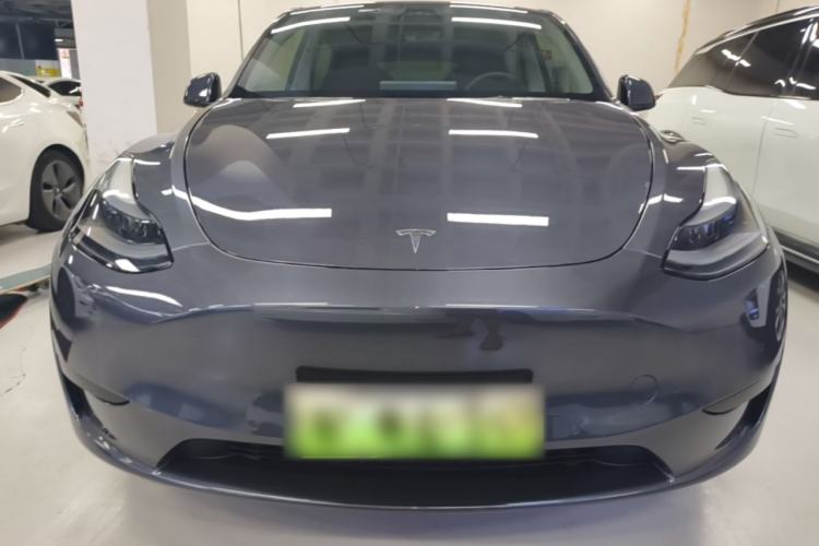 Tesla Model Y 2023 — 2