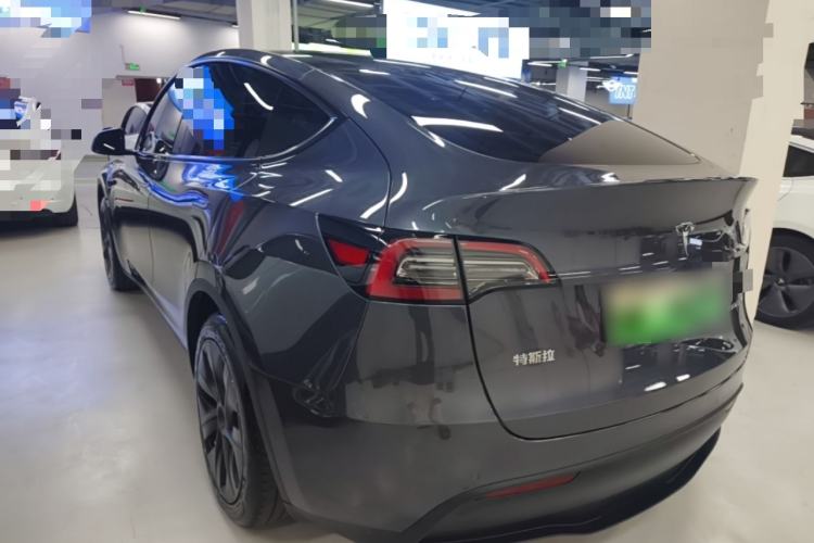 Tesla Model Y 2023 — 4