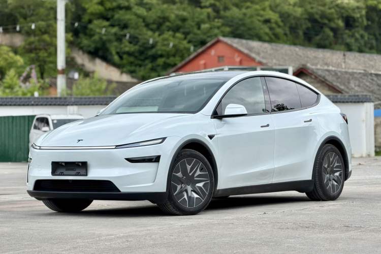 Tesla Model Y L 2025 — фото 1