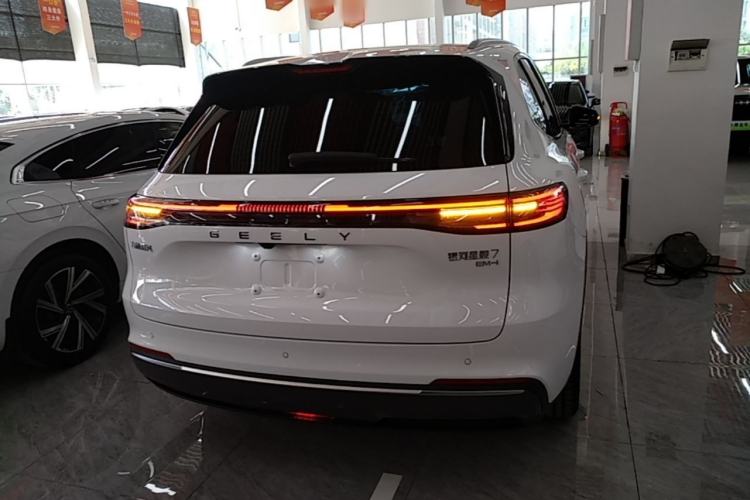 Geely Xingjian 7 2025 — 5