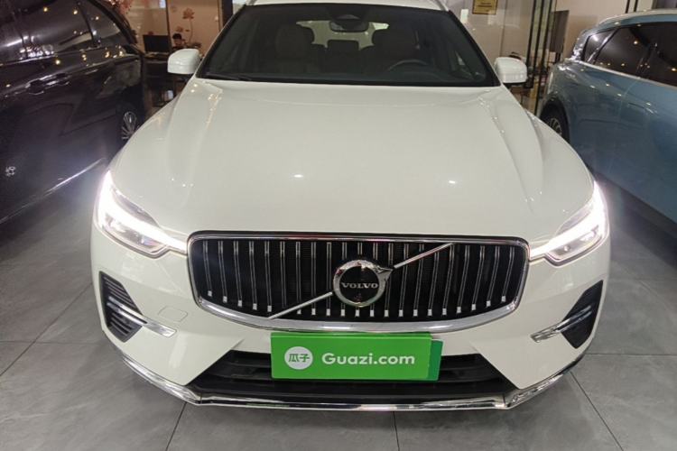 Volvo XC60 2022 — 2