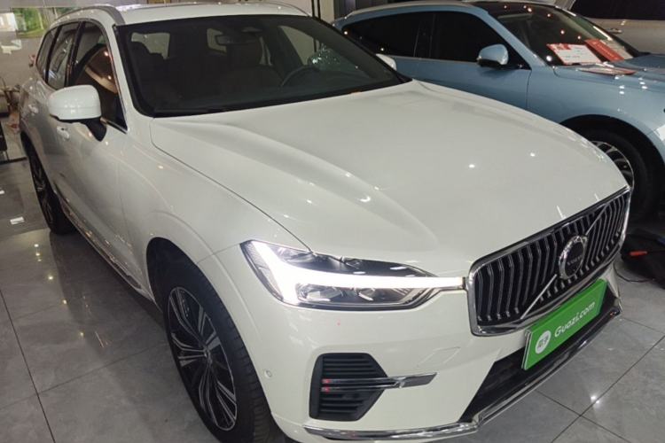 Volvo XC60 2022 — 3