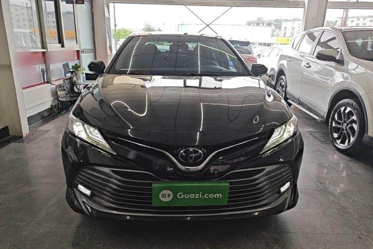 Toyota Camry 2019 — 2