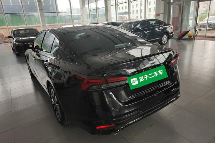 Nissan Altima 2022 — 4