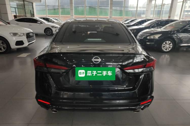 Nissan Altima 2022 — 5